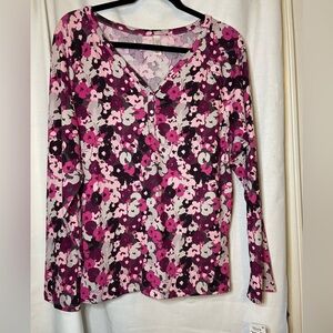 NWT Pink and White Floral Long Sleeve Soft Pajamas V-Neck Top w/ Buttons Size M